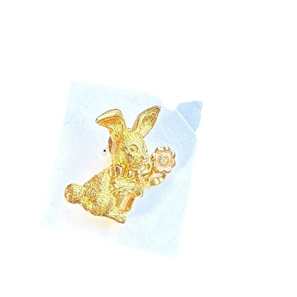 Gold Tone Bunny Rabbit Lapel Pin Holding Flower Vintage Brooch Cute Easter Gift - Picture 9 of 14